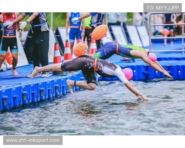 铁人三项队伍完善项目衔接动作，节奏更加顺畅